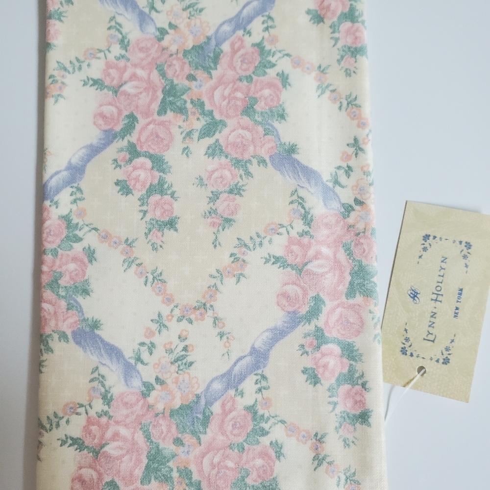 Vintage Lynn Hollyn table napkins.
